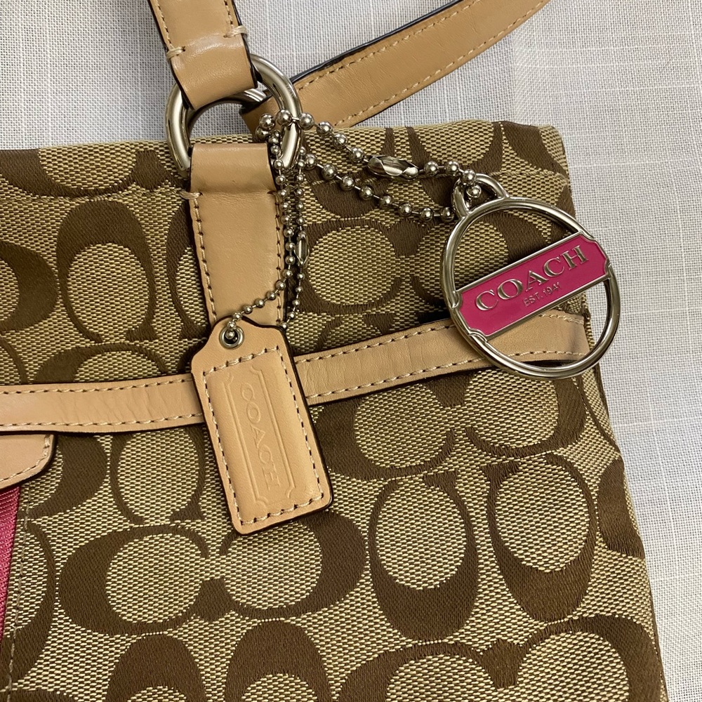 Coach hand bag. - Picture 6 of 10